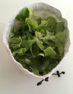 Sac à salade ouvert.