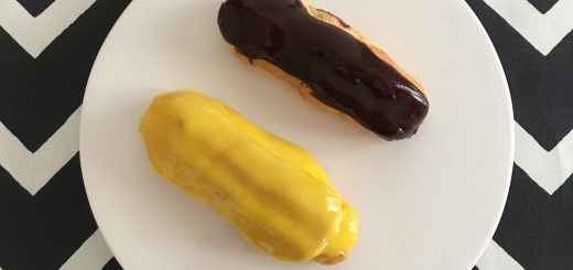 Eclair au chocolat et éclair au citron vert.