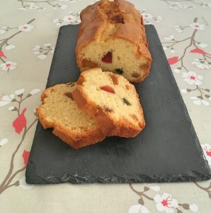 Cake rhum et fruits confits.