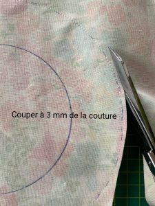 Decouper la charlotte a 3 mm de la couture.