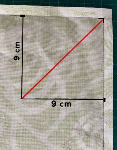 Former 2 angles avec 1 ligne diagonale..